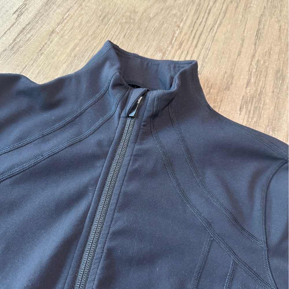 Southern Athletica Cropped Contour Jacket in Black Size 2 - Picture 8 of 13